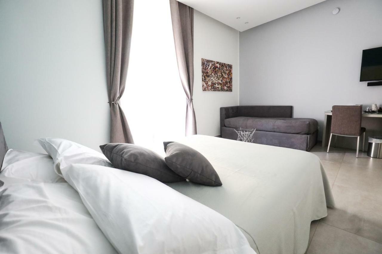 Toledo 16 Luxury Suites نابولي المظهر الخارجي الصورة